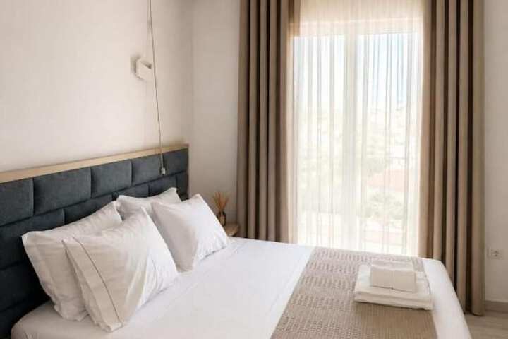 Room 4 of 20