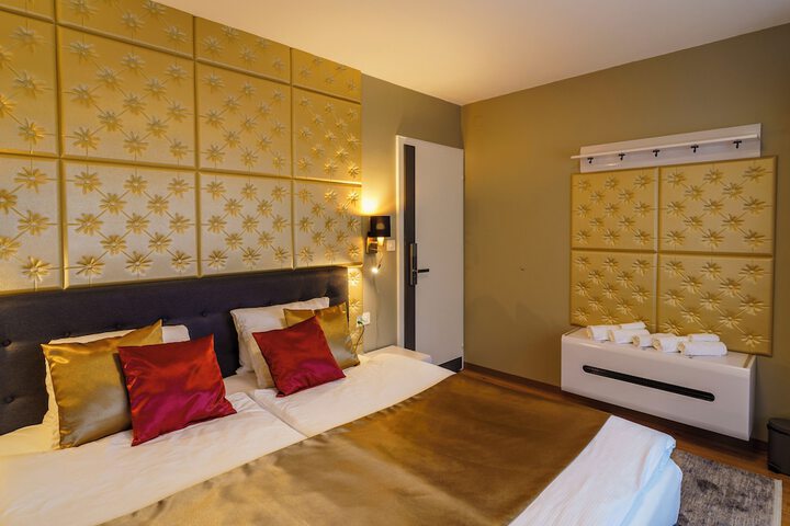 Room 21 of 95