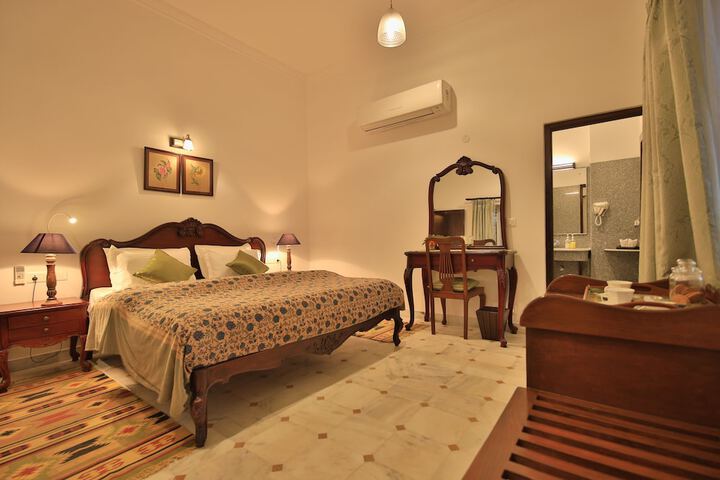 Room 15 of 60