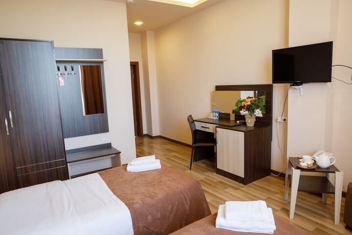 Room 16 of 60