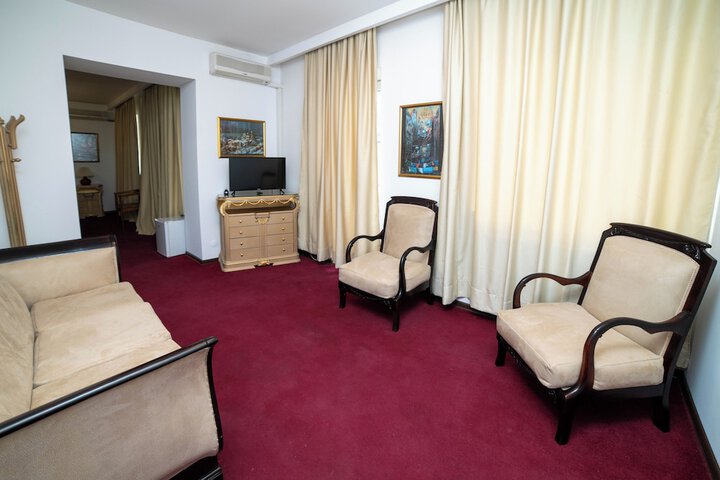 Room 18 of 26