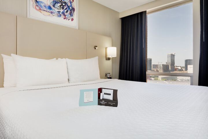Room amenity