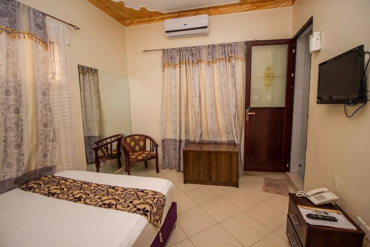 Room 6 of 29