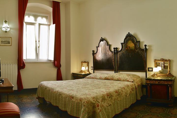 Room 6 of 23