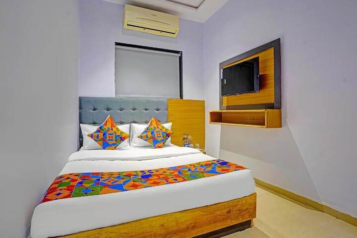 Room 12 of 15