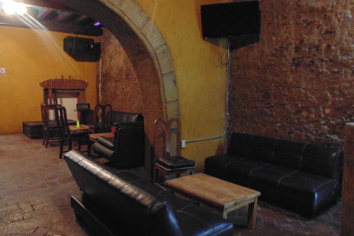 Lounge 29 of 46
