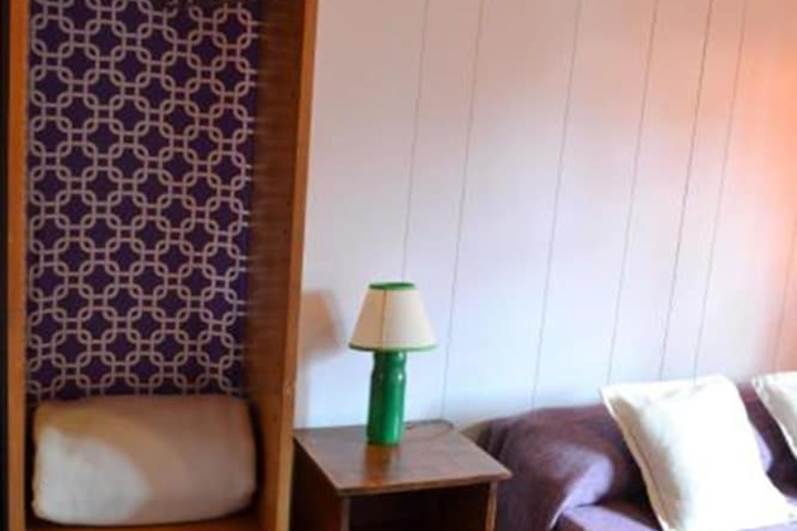 Room 9 of 26