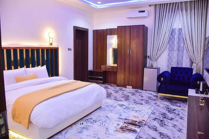 Room 6 of 31