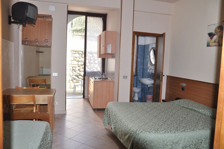 Room 7 of 62