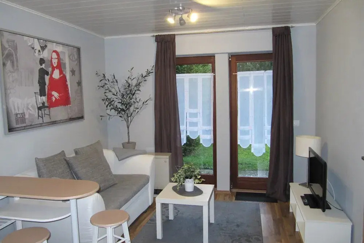 Room 2 of 7
