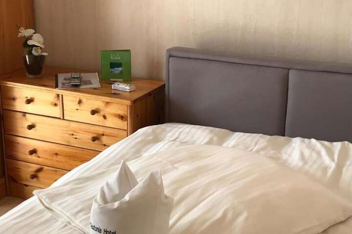 Room 10 of 48