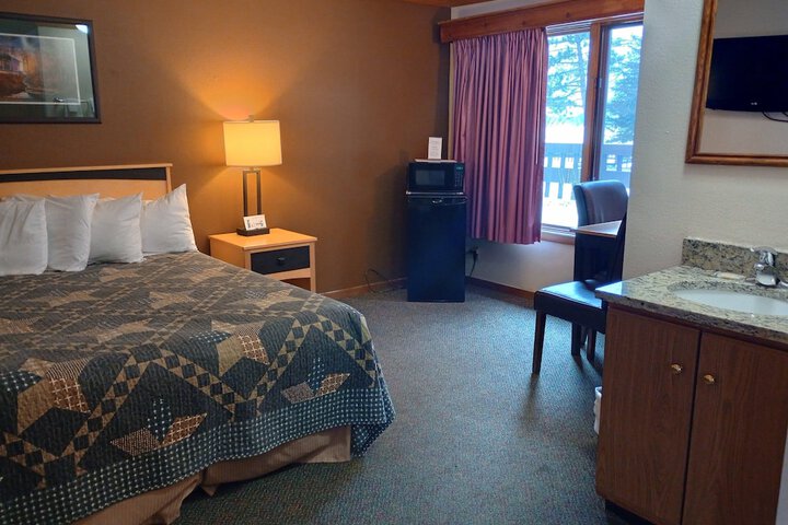 2 Queen Beds (18 of 28)