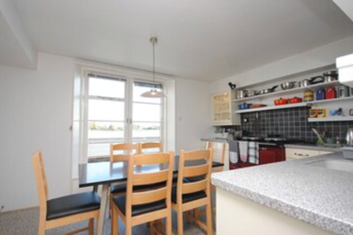 Room 20 of 28