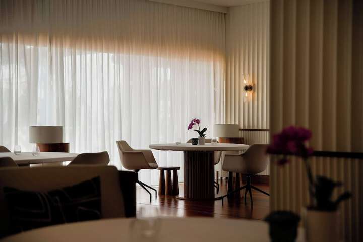 Dining 233 of 324