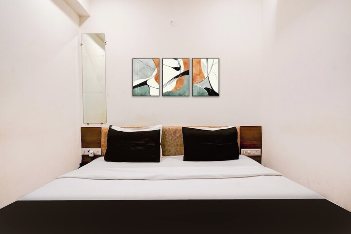 Room 3 of 11