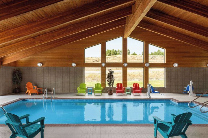 Pool 45 of 60