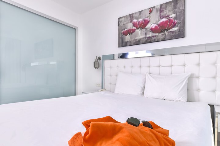 Room 18 of 101