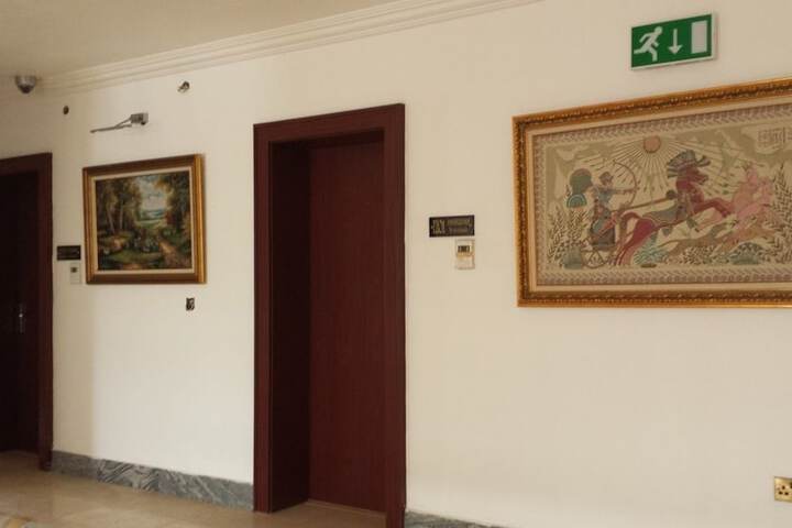 Ballroom/Hall 37 of 45