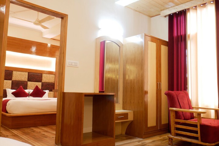 Room 30 of 48