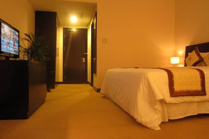 Room 9 of 47