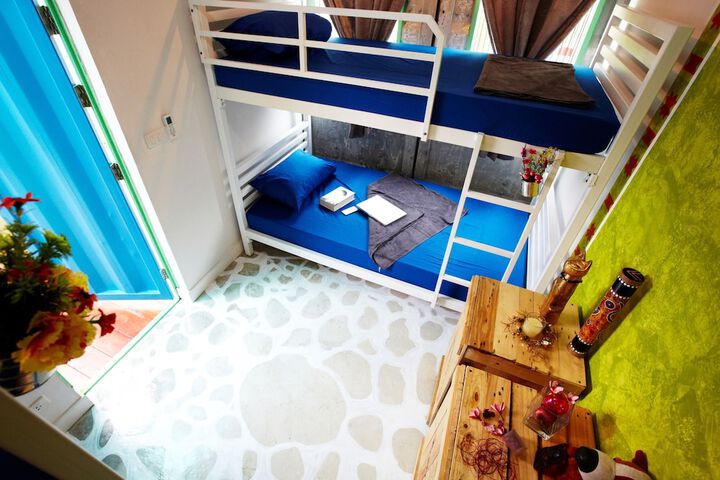 Room 16 of 37