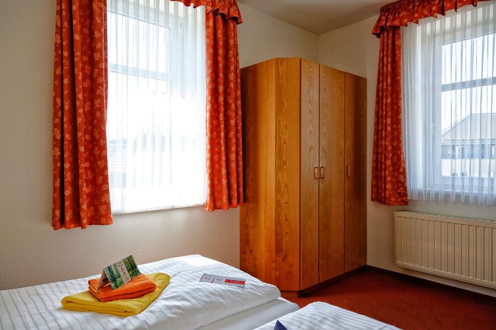 Room 10 of 63