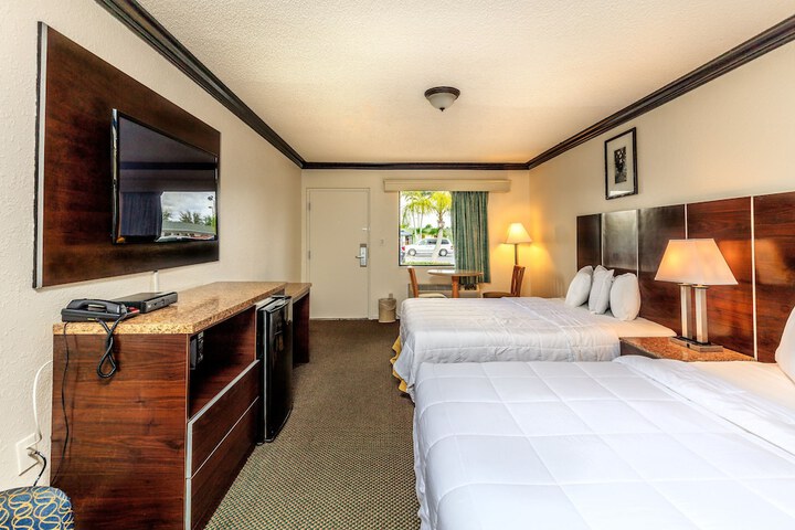 Room 11 of 26