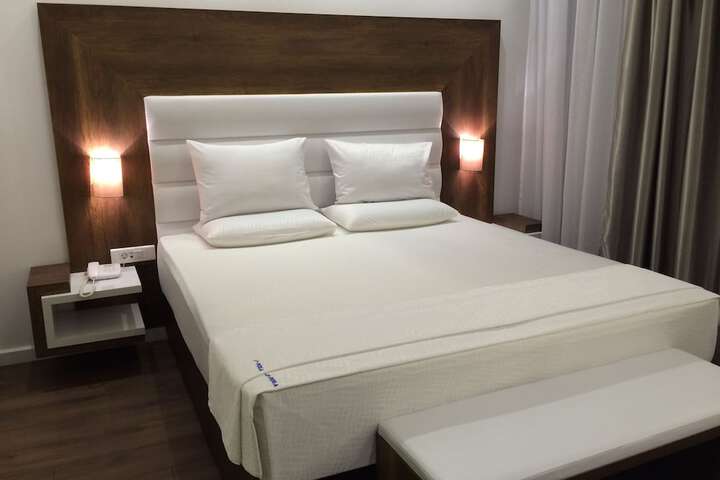 Room 16 of 140