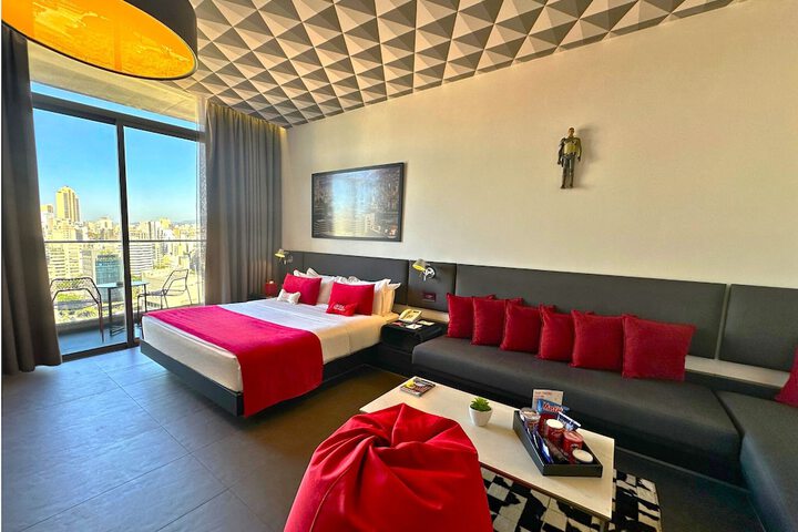 Room 38 of 100