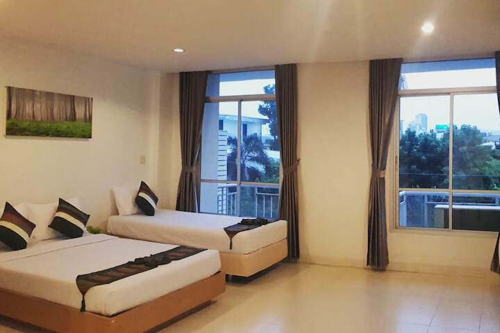 Room 8 of 35