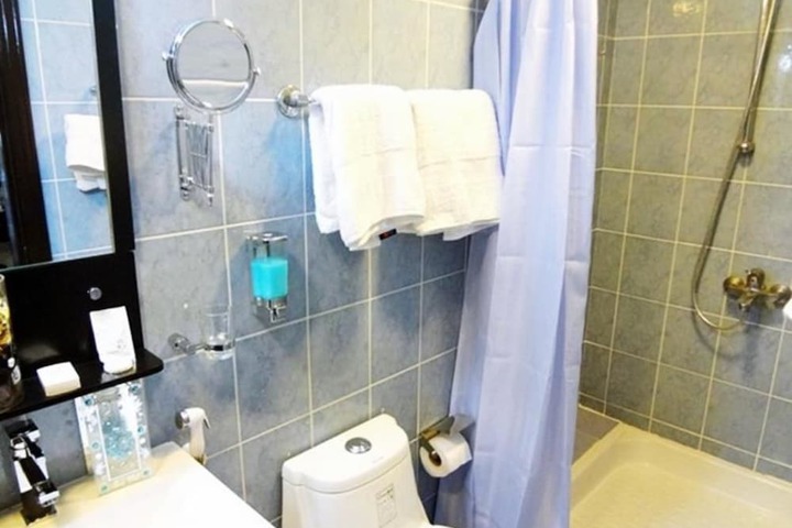 Room 8 of 20