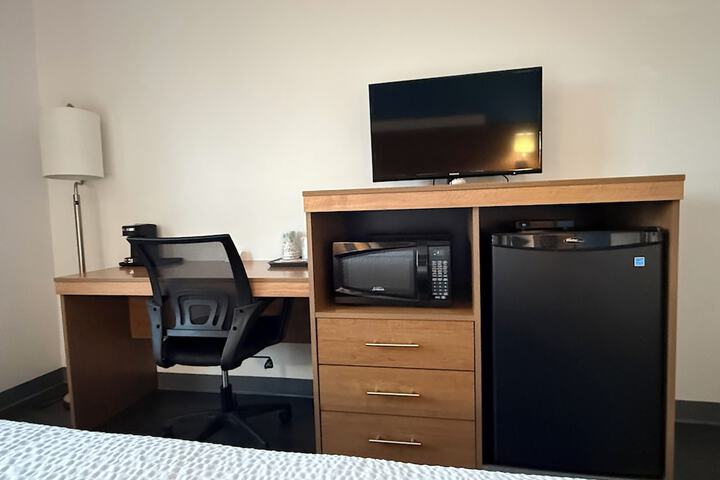Room 11 of 36