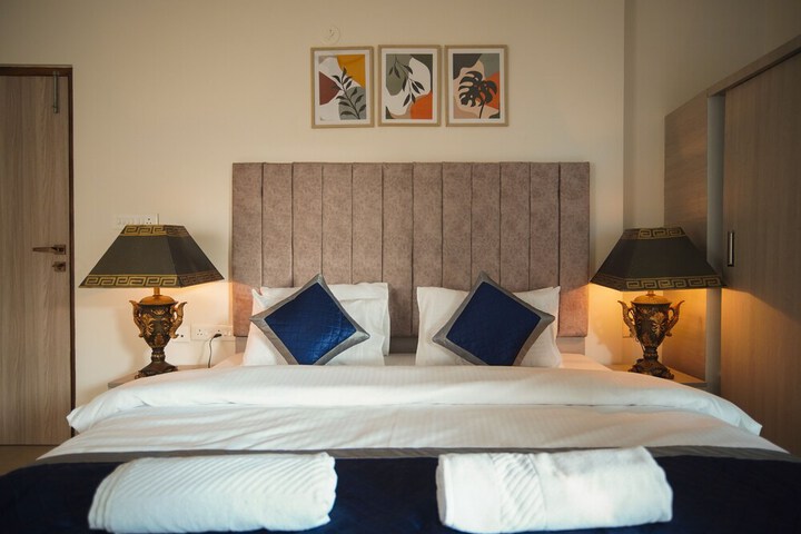 Room 12 of 53
