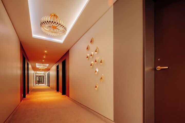 Ballroom/Hall 43 of 48