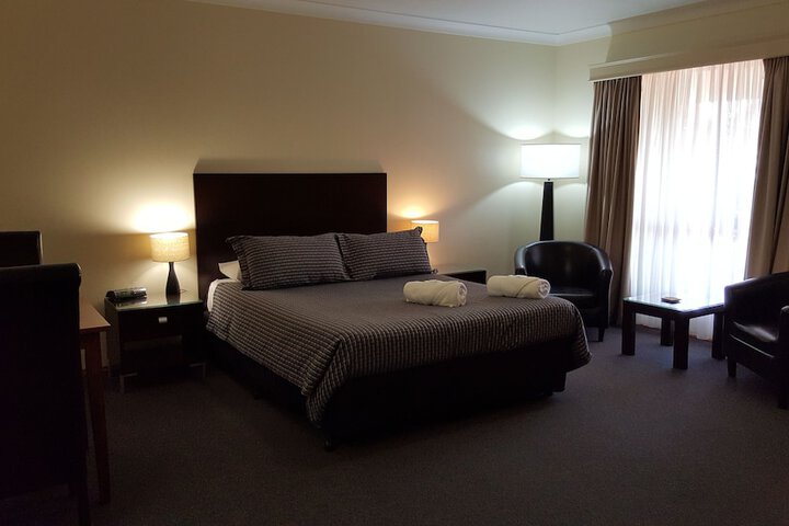 Room 17 of 37