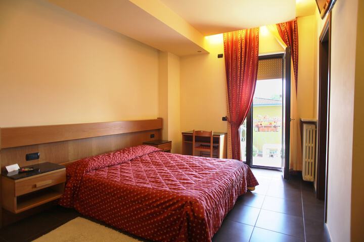 Room 3 of 67
