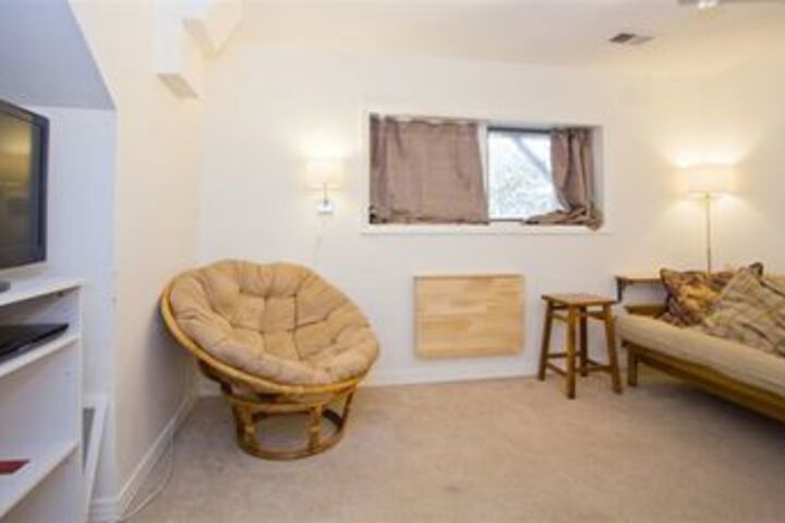Room 16 of 19