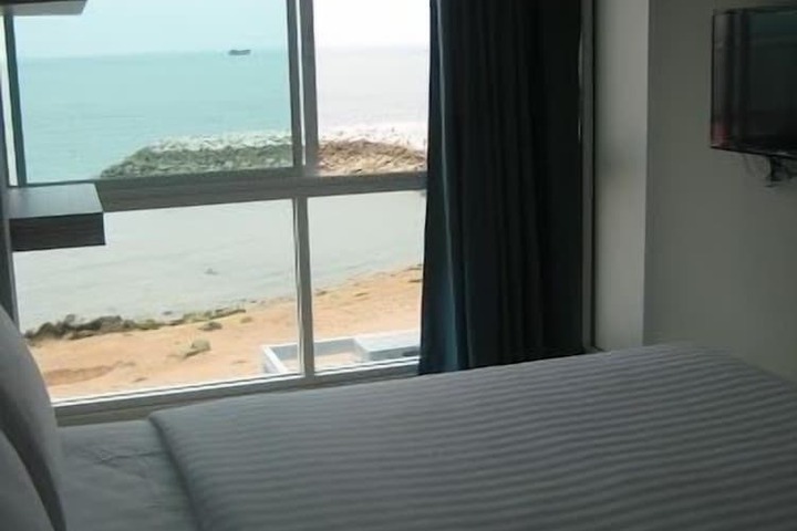 Room 10 of 54