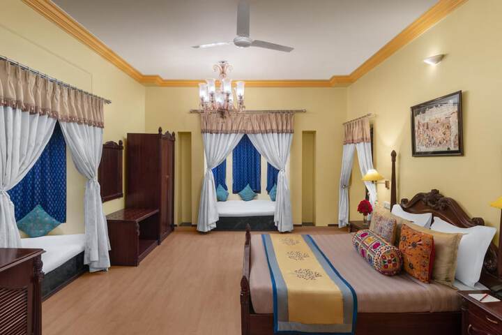 Room 27 of 65