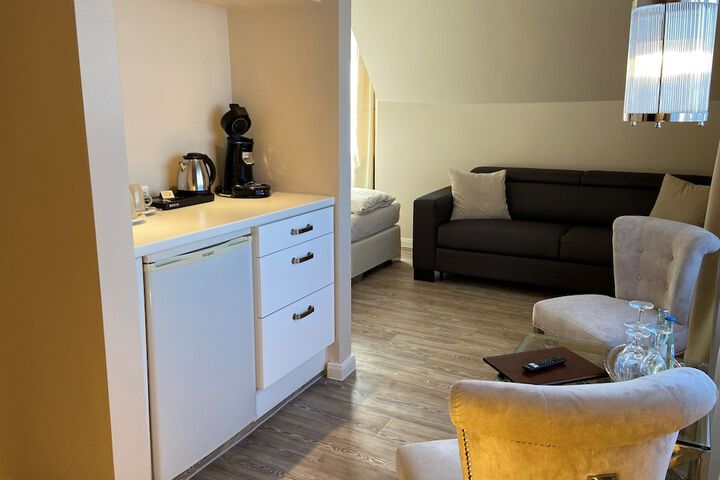 Room 33 of 70