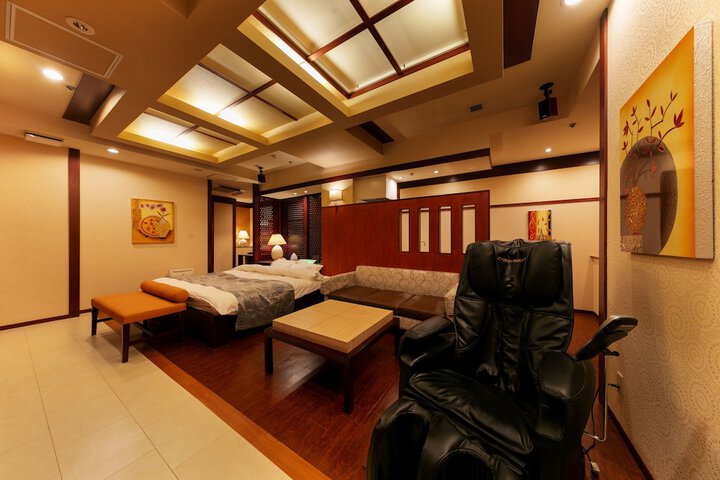 Room 17 of 46