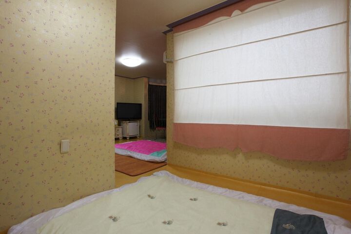 Room 68 of 79