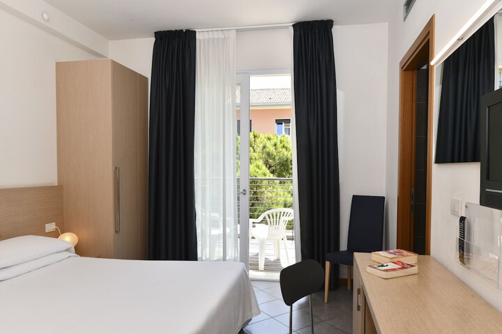 Room 79 of 102