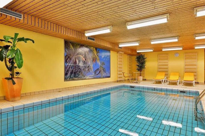 Pool 66 of 99