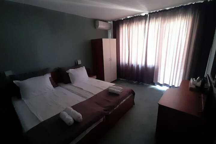 Room 25 of 52