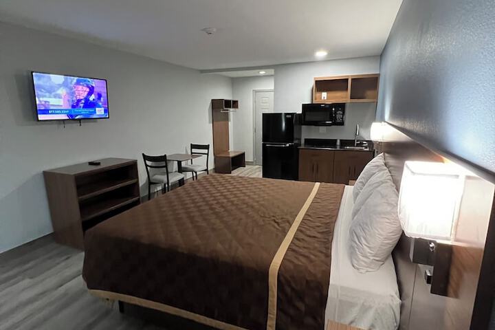Room 4 of 14