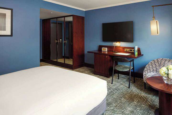 Room 45 of 178