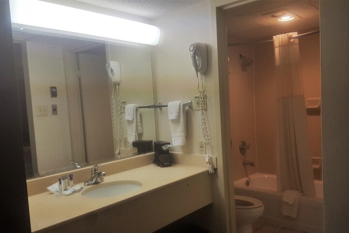 Room 18 of 27