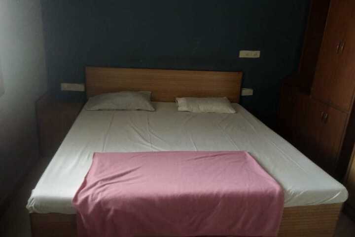 Room 4 of 19