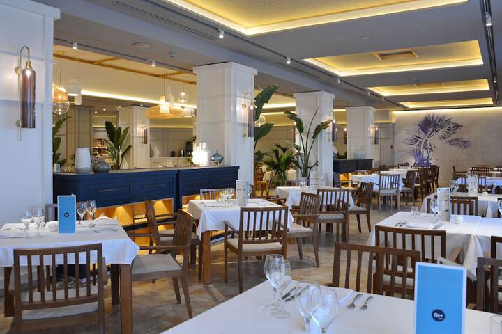 Dining 72 of 99